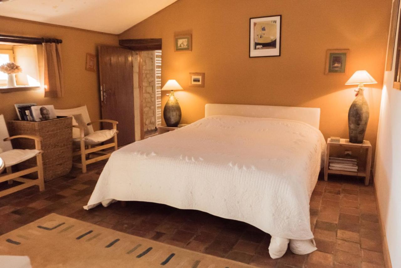 Le Clos Des Fayes Berthegon Esterno foto