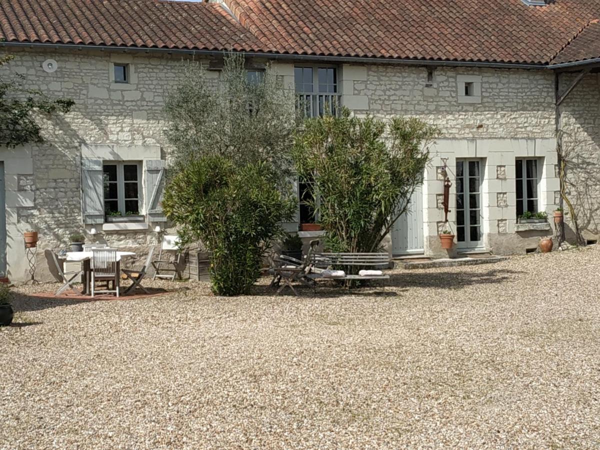 Le Clos Des Fayes Berthegon Esterno foto